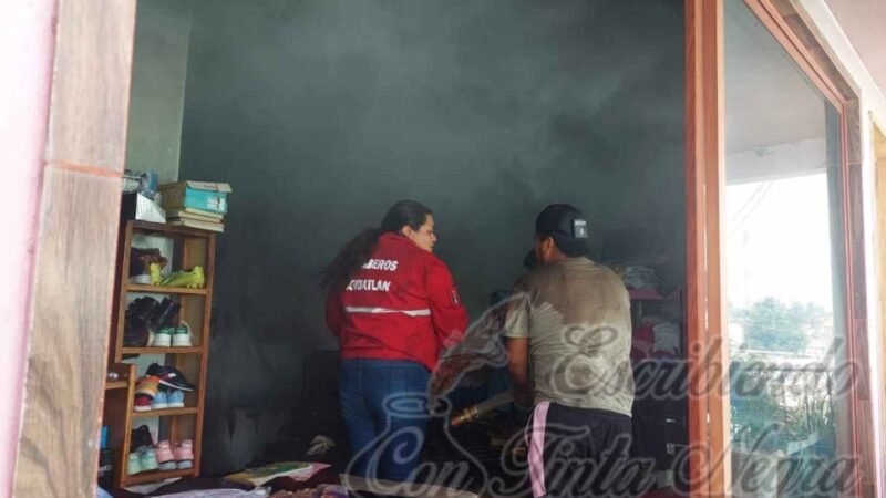 SE INCENDIA VIVIENDA EN IXHUATLÁN