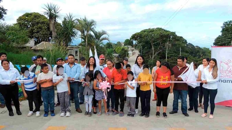 ALCALDESA INAUGURA REHABILITACIÓN DE CALLE EN EL XÚCHIL