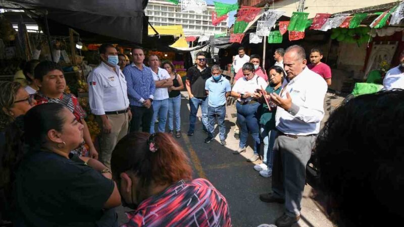 ACUERDAN LIBERAR ESPACIOS EN MERCADO PARA PERMITIR INGRESO DE GRUPOS DE AUXILIO