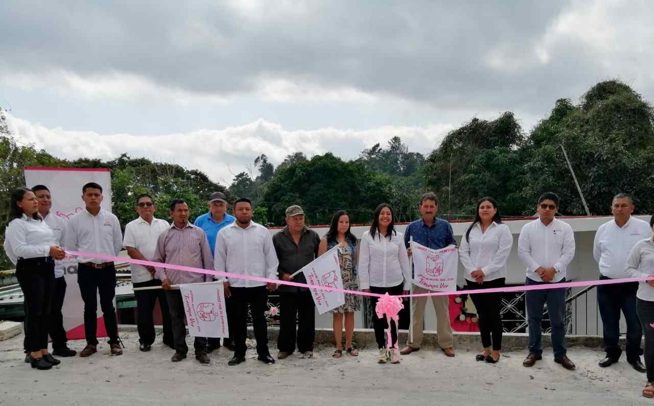 INAUGURA ALCALDESA DE TENAMPA TECHOS FIRMES