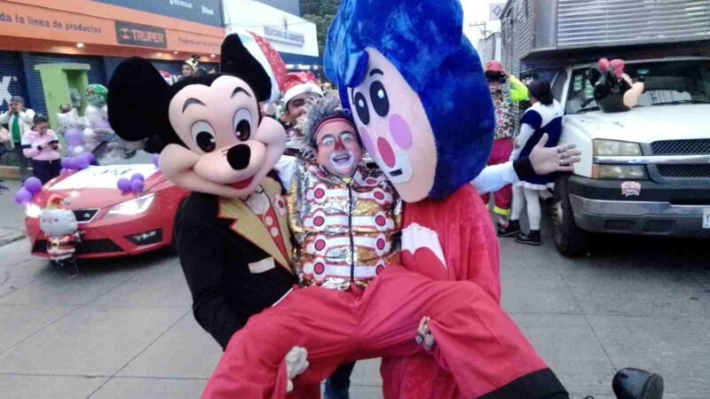 CELEBRAN DESFILE NAVIDEÑO EN CÓRDOBA