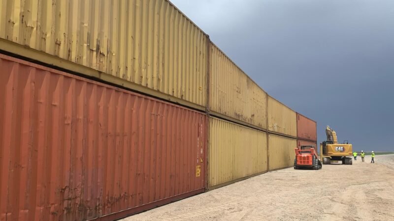 ARIZONA QUITARÁ MURO DE CONTENEDORES EN FRONTERA CON MÉXICO