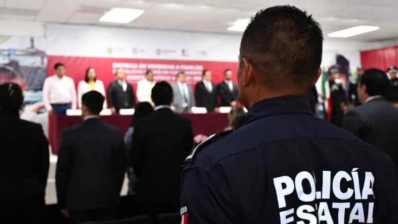 ENTREGAN VIVIENDAS A FAMILIAS DE POLICÍAS CAÍDOS EN COMBATE