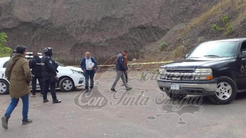 HALLAN “EMBOLSADO” JUNTO A LA AUTOPISTA