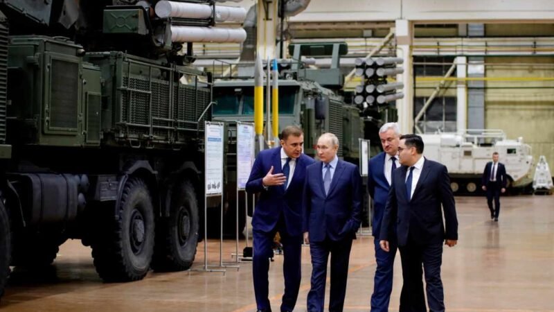 PUTIN ASEGURA QUE NO RENUNCIA A NEGOCIACIONES SOBRE UCRANIA