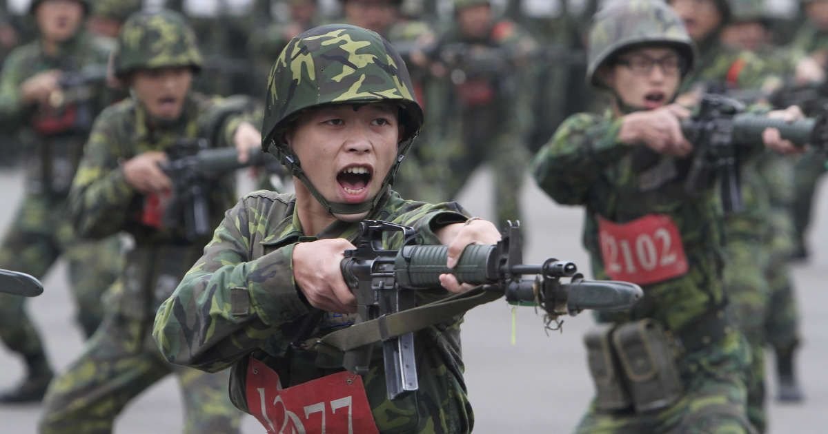 ANTE AMENAZA DE GUERRA CON CHINA, TAIWÁN AMPLÍA DURACIÓN DEL SERVICIO MILITAR