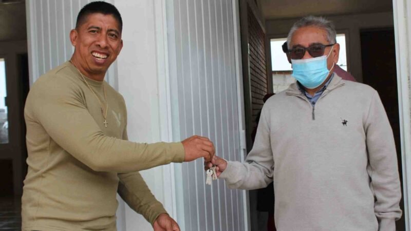 INAUGURA LEONEL SÁNCHEZ AULAS Y PAVIMENTACIÓN