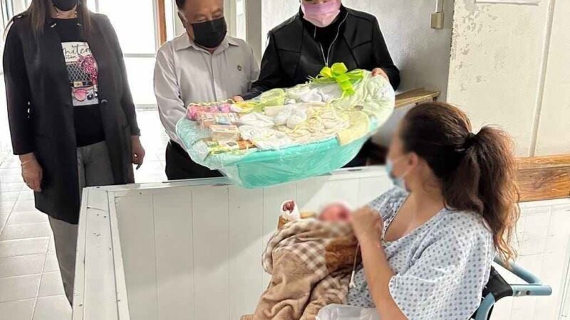 RECIBEN A PRIMEROS NACIDOS DEL 2023