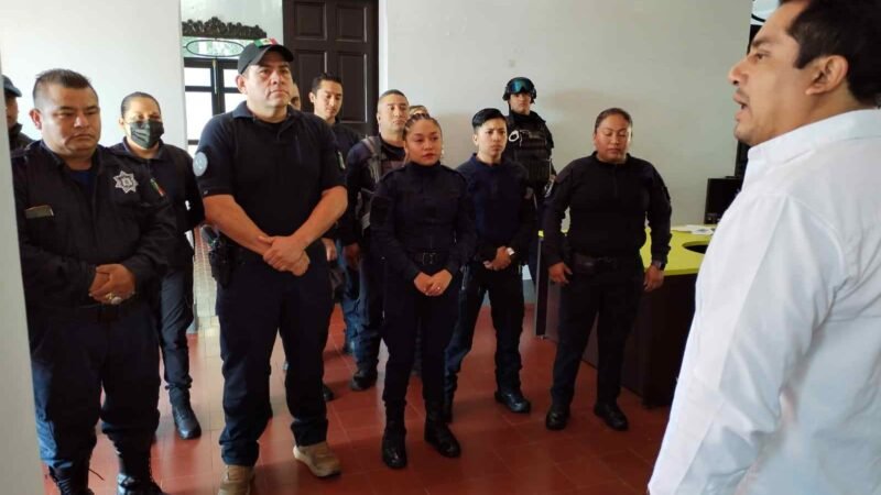 RECONOCE ALCALDE DESEMPEÑO DE POLICÍAS