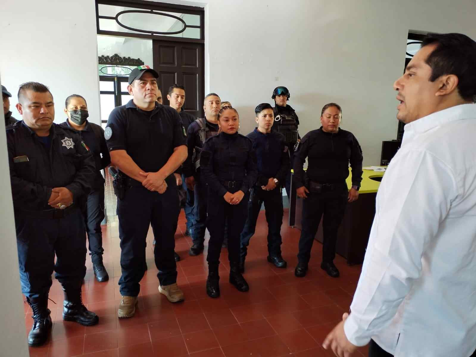 RECONOCE ALCALDE DESEMPEÑO DE POLICÍAS