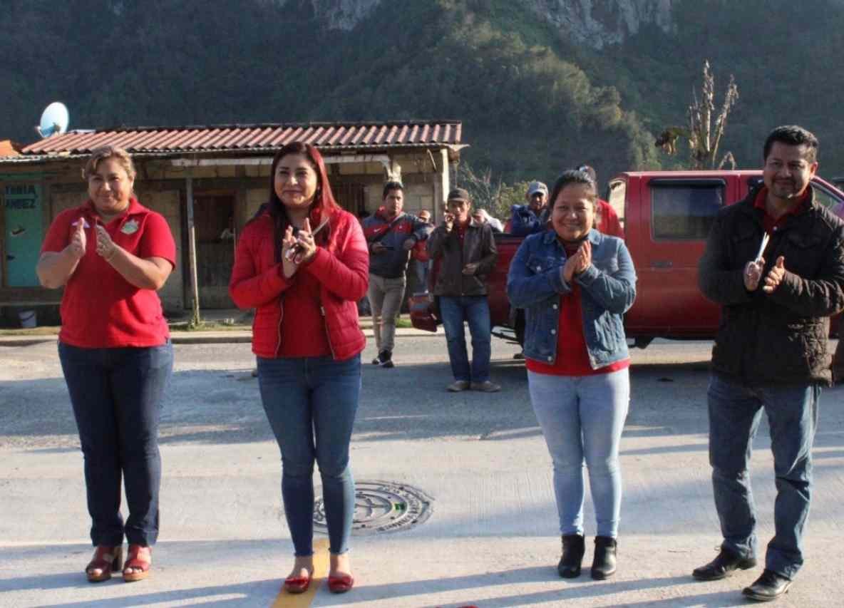 INAUGURA ALCALDESA OBRA DE PAVIMENTACIÓN