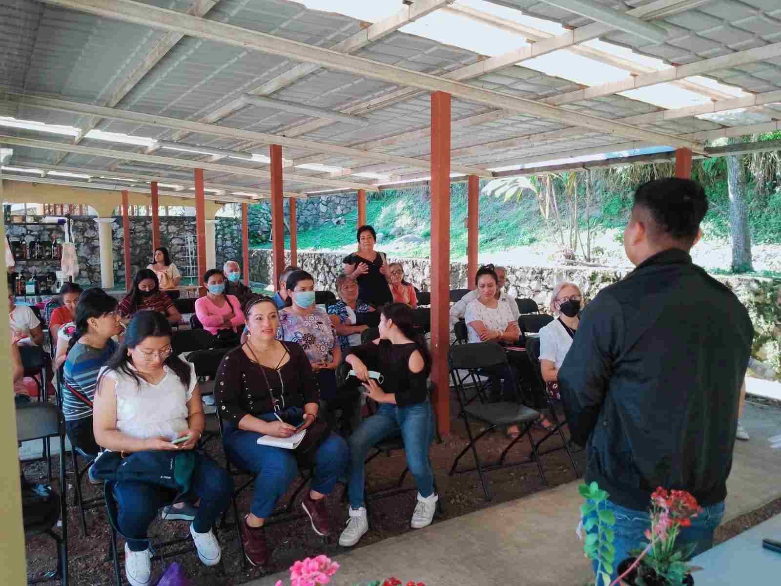 CAPACITA FOMENTO AGROPECUARIO A 32 PRODUCTORES EN TALLER DE LOMBRICULTURA