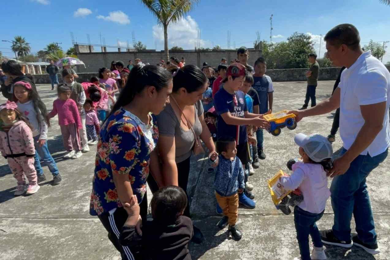 LLEGAN LOS REYES MAGOS A ALPATLÁHUAC