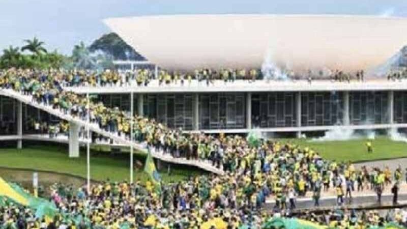 BRASIL BUSCA CASTIGAR A BOLSONARISTAS QUE ATACARON EDIFICIOS OFICIALES