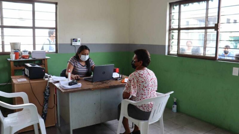 FACILITA AYUNTAMIENTO DE ATOYAC PAGO DE PREDIAL A POBLACIÓN DE LAS COMUNIDADES