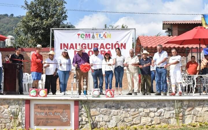 INAUGURAN ALCALDE DE TOMATLÁN REHABILITACIÓN DE CAMPO DEPORTIVO OLÍMPICO