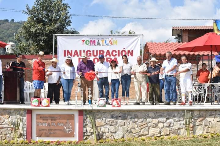 INAUGURAN ALCALDE DE TOMATLÁN REHABILITACIÓN DE CAMPO DEPORTIVO OLÍMPICO