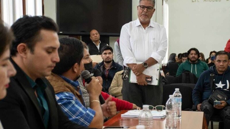 TOMAN PROTESTA A NUEVO DIRECTOR DE OBRA PÚBLICA