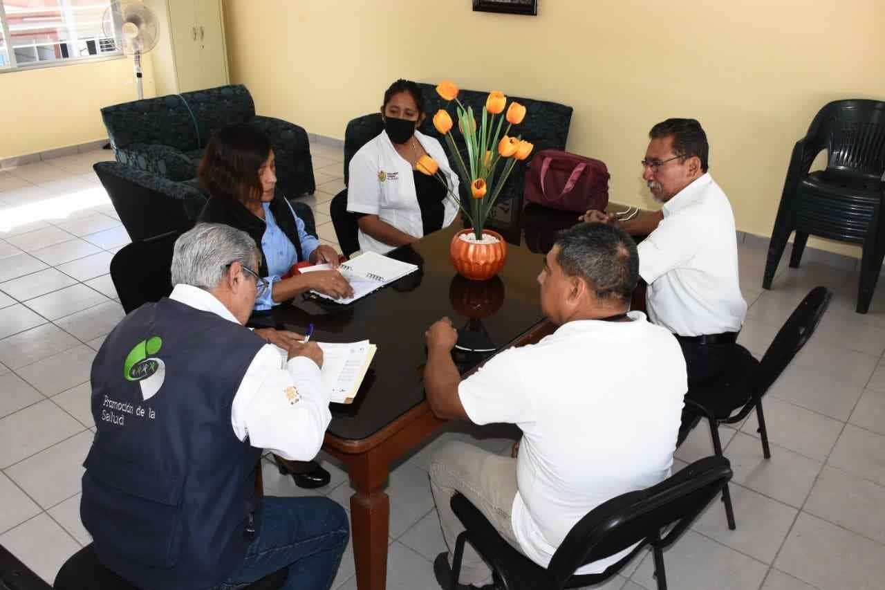 VECTORES RECORRE ESCUELAS PARA CERTIFICAR ESPACIOS LIBRES DE CRIADEROS DE MOSCOS