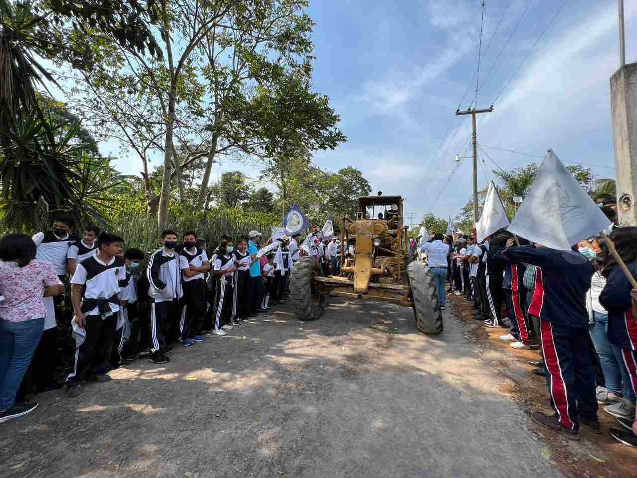 PONEN EN MARCHA OBRA DE REHABILITACIÓN DE CAMINO EN EJIDO LA PIÑA