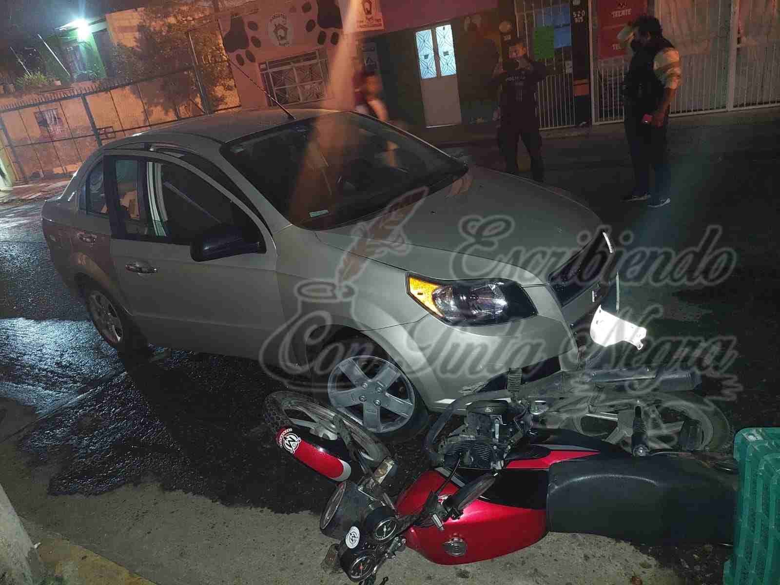 EBRIO IMPACTA A MOTOCICLISTAS