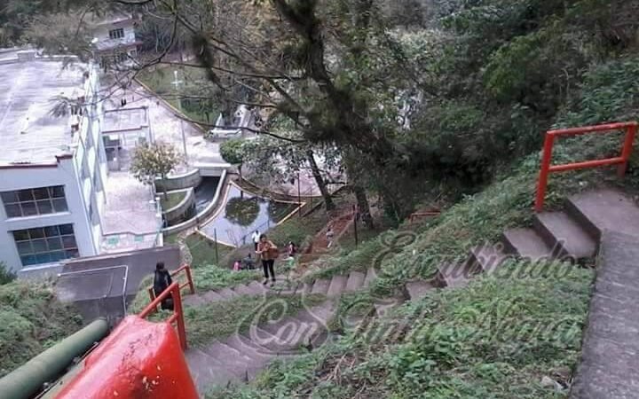 LOS ASALTAN EN LOS 500 ESCALONES