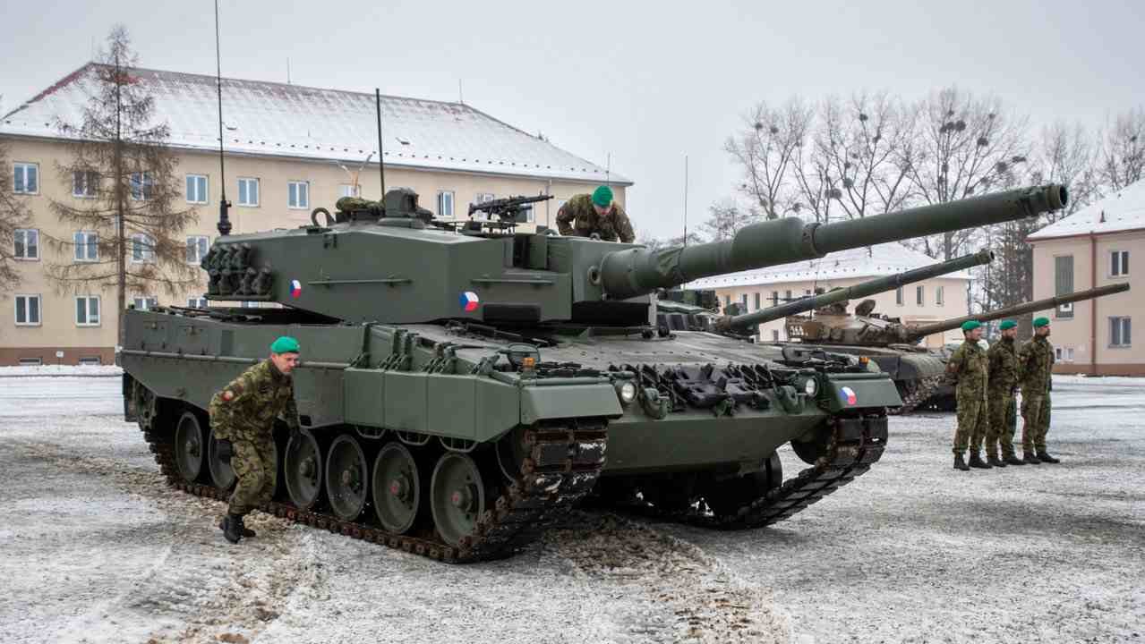 ALEMANIA AVALA ENVÍO DE LOS “TANQUES MÁS PODEROSOS” A UCRANIA