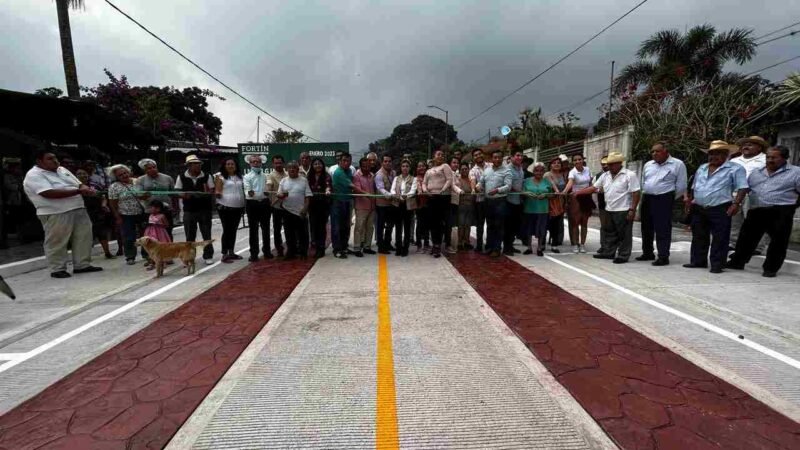 INAUGURA GERARDO ROSALES CALLES EN VILLA UNIÓN