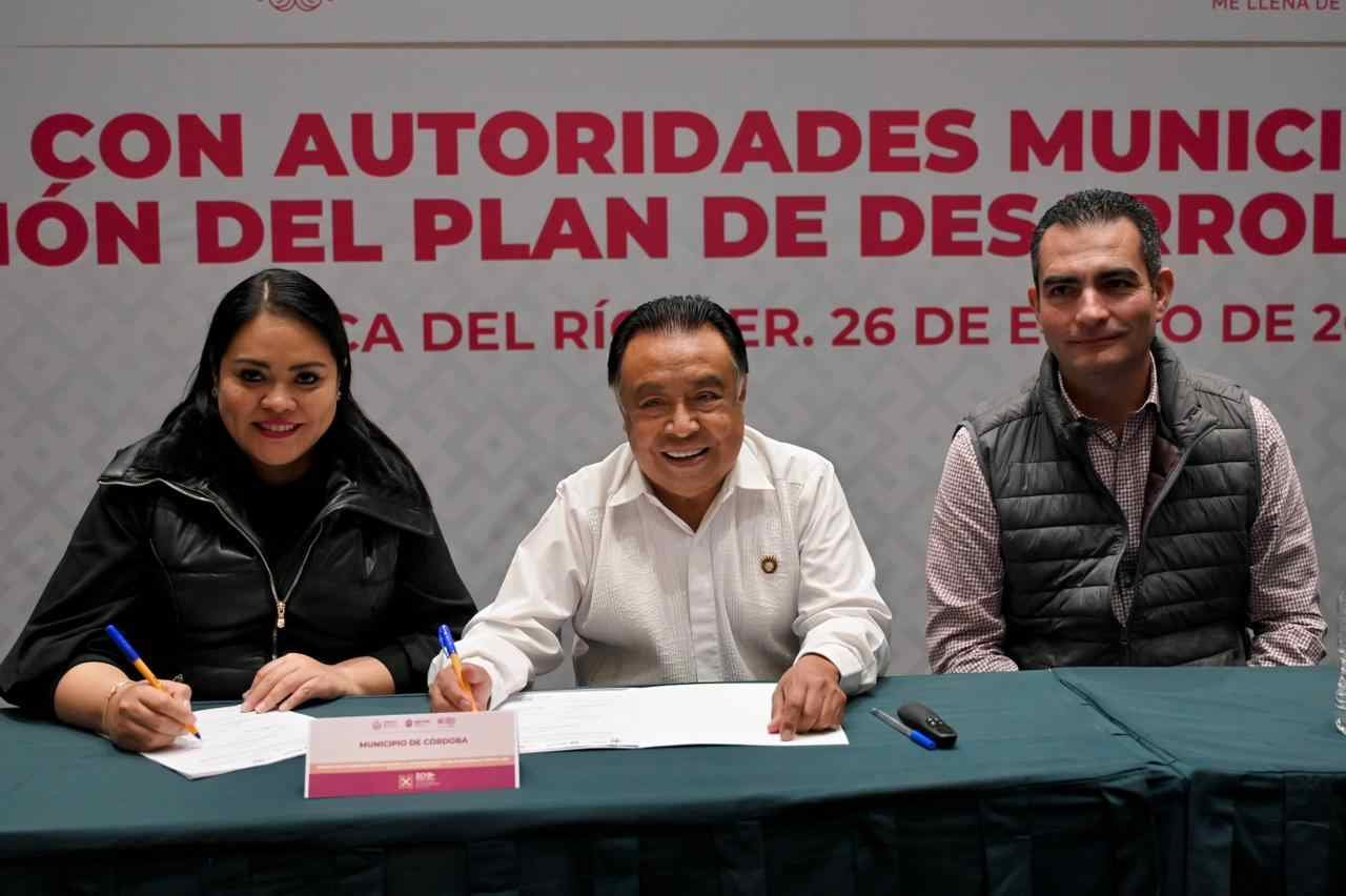 DEVELAN PLACA AL SER CÓRDOBA UN MUNICIPIO CON VOCACIÓN TURÍSTICA