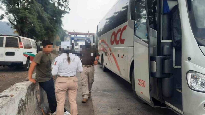 DETIENEN A 43 INDOCUMENTADOS