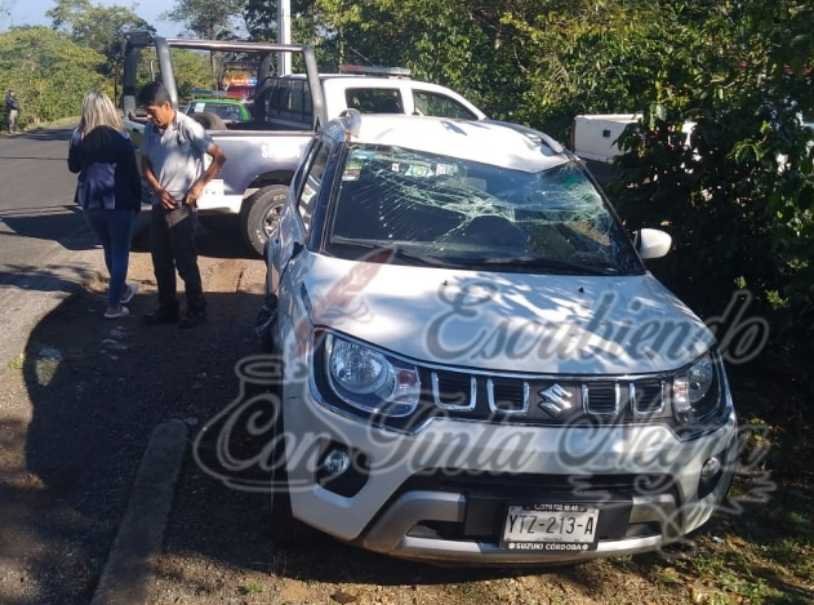 VUELCA CAMIONETA EN TLALTETELA