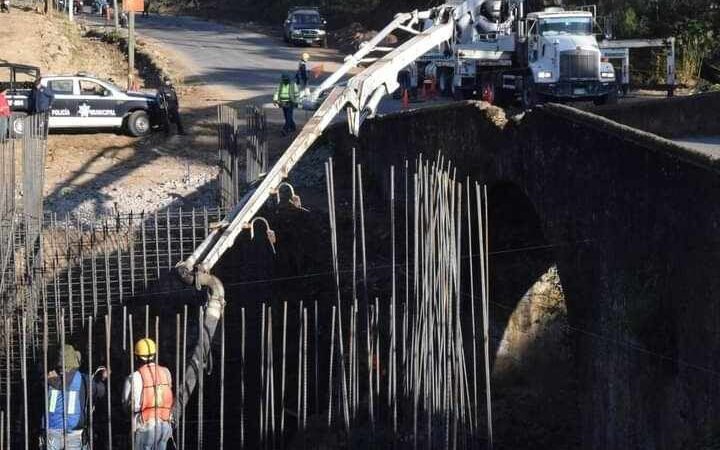 SUPERVISA ALCALDESA OBRA DEL PUENTE COLORADO