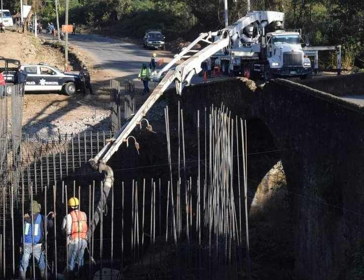 SUPERVISA ALCALDESA OBRA DEL PUENTE COLORADO