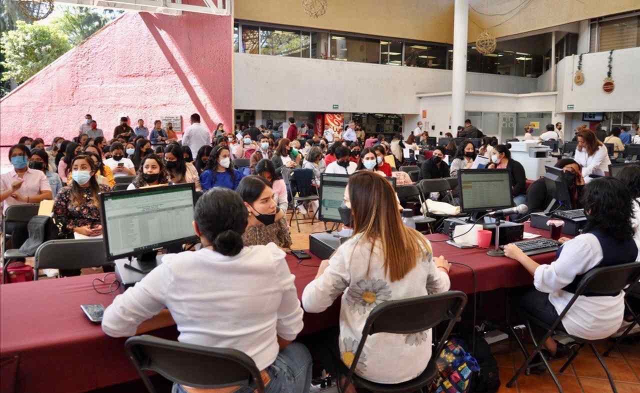 ZENYAZEN ESCOBAR ENTREGA 107 PLAZAS A DOCENTES DE EDUCACIÓN BÁSICA Y MEDIA SUPERIOR