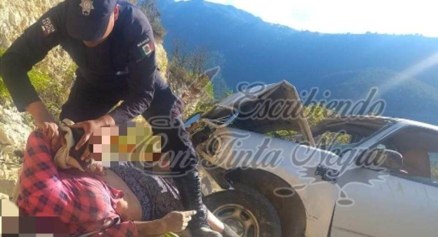 MUERE MUJER AL CAER A BARRANCO