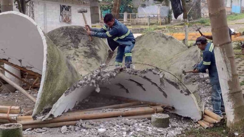 DEMUELE OBRA PÚBLICA PALAPA EN EL PORVENIR POR DAÑO ESTRUCTURAL