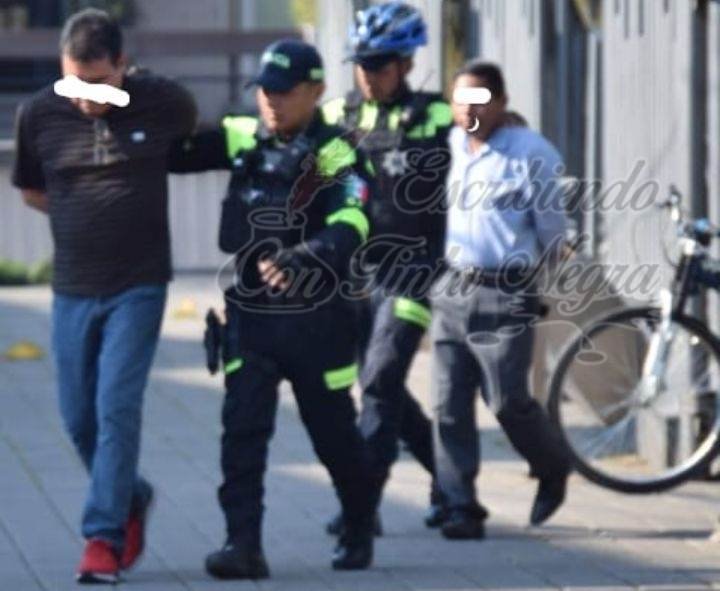 DETIENEN A DOS POR “DARSE CARIÑO” EN EL PARQUE