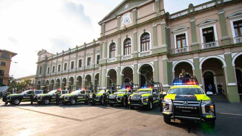 REFUERZAN A POLICÍA DE CÓRDOBA; ADQUIEREN 7 PATRULLAS