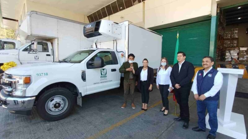 RECIBE IMSS DOS NUEVOS VEHÍCULOS PARA ABASTO DE MEDICAMENTO