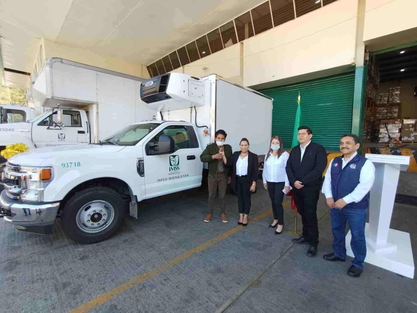 RECIBE IMSS DOS NUEVOS VEHÍCULOS PARA ABASTO DE MEDICAMENTO