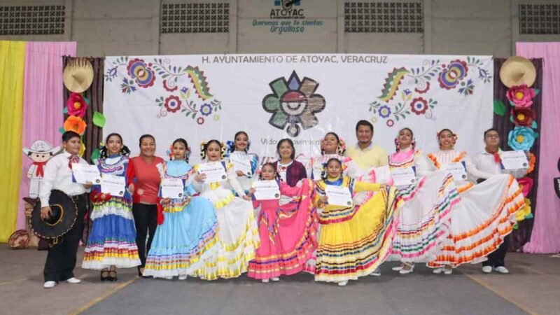 DELEITA ENSAMBLE OLLÍN YOLIZTLI A PÚBLICO DE ATOYAC CON ‘ACENTOS DE MÉXICO’