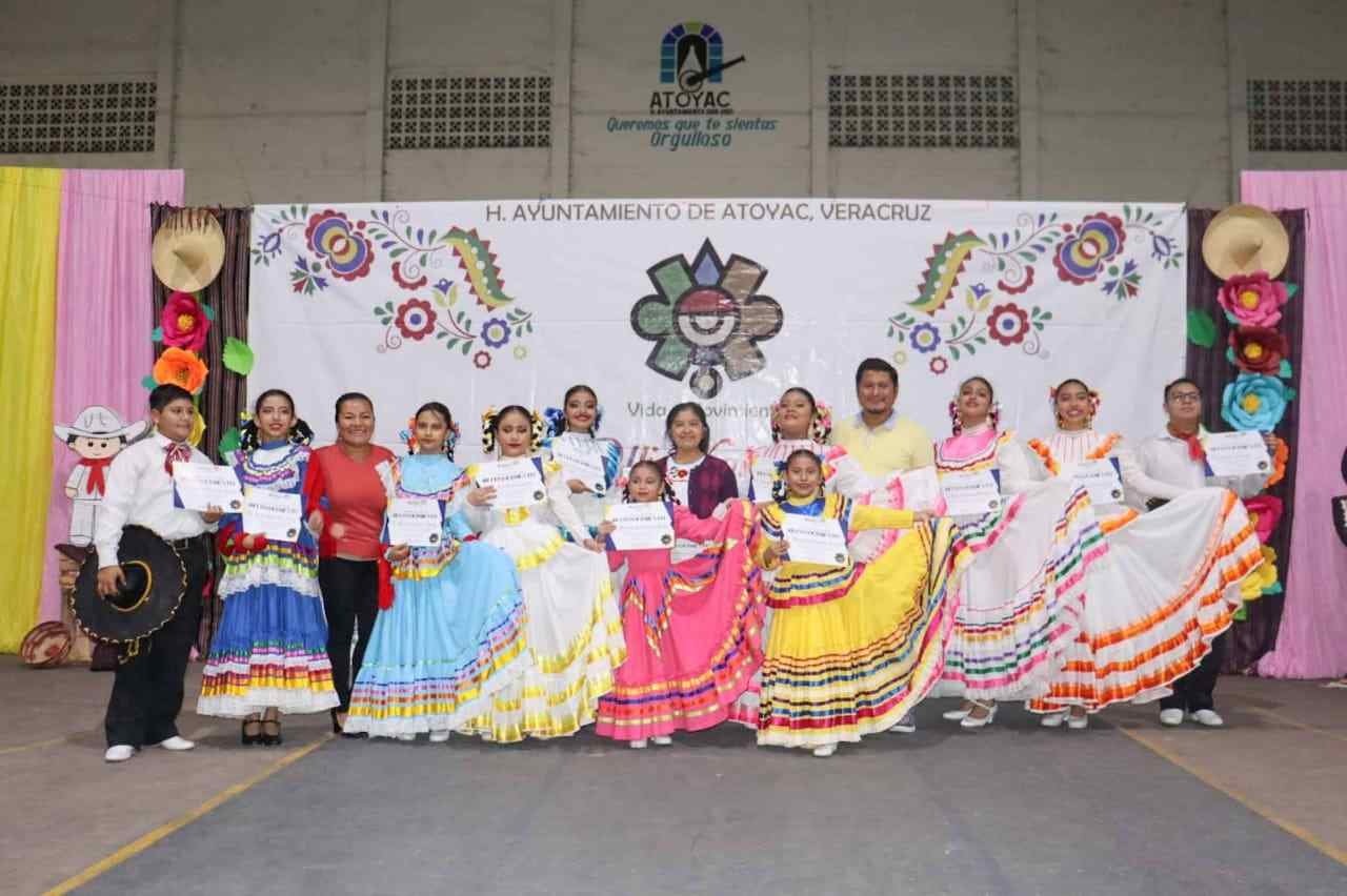DELEITA ENSAMBLE OLLÍN YOLIZTLI A PÚBLICO DE ATOYAC CON ‘ACENTOS DE MÉXICO’