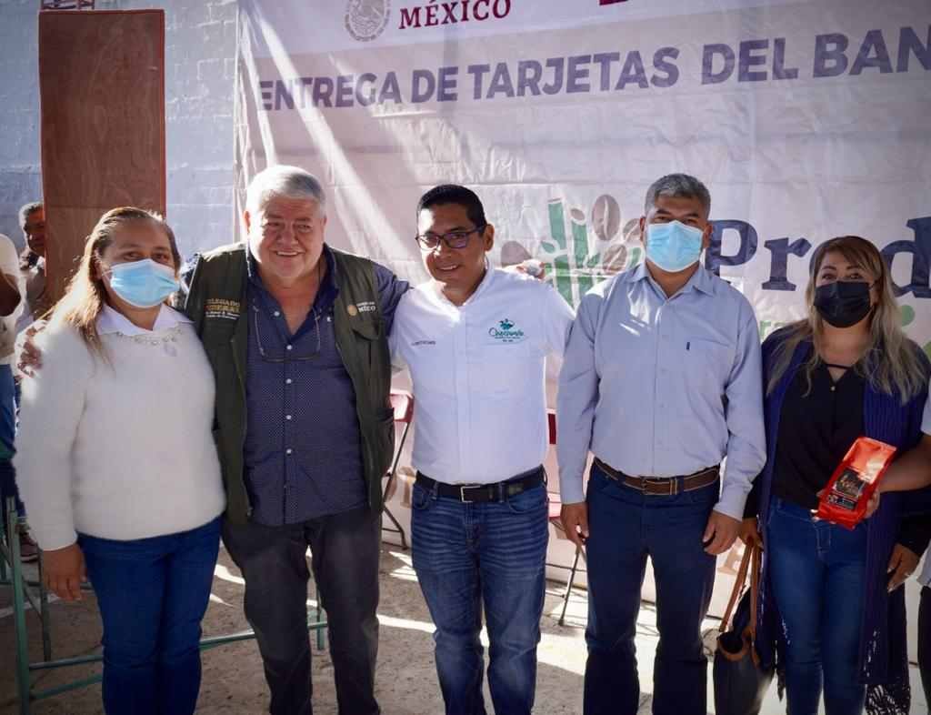ENTREGAN TARJETAS DE BIENESTAR A PRODUCTORES AGRÍCOLAS