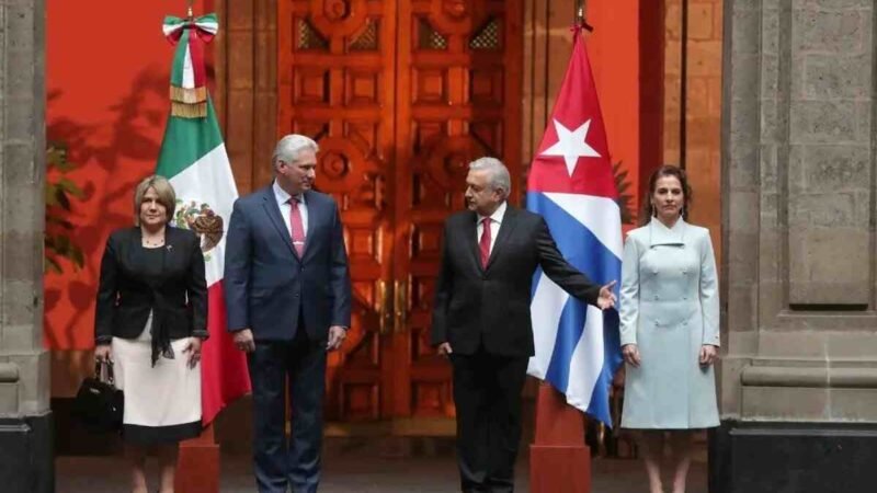 LÓPEZ OBRADOR OTORGA A DÍAZ-CANEL ORDEN DEL ÁGUILA AZTECA