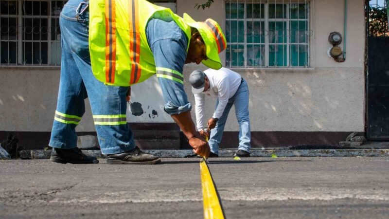 CONTINÚAN TRABAJOS DE BALIZAMIENTO; BUSCAN REDUCIR ACCIDENTES VIALES