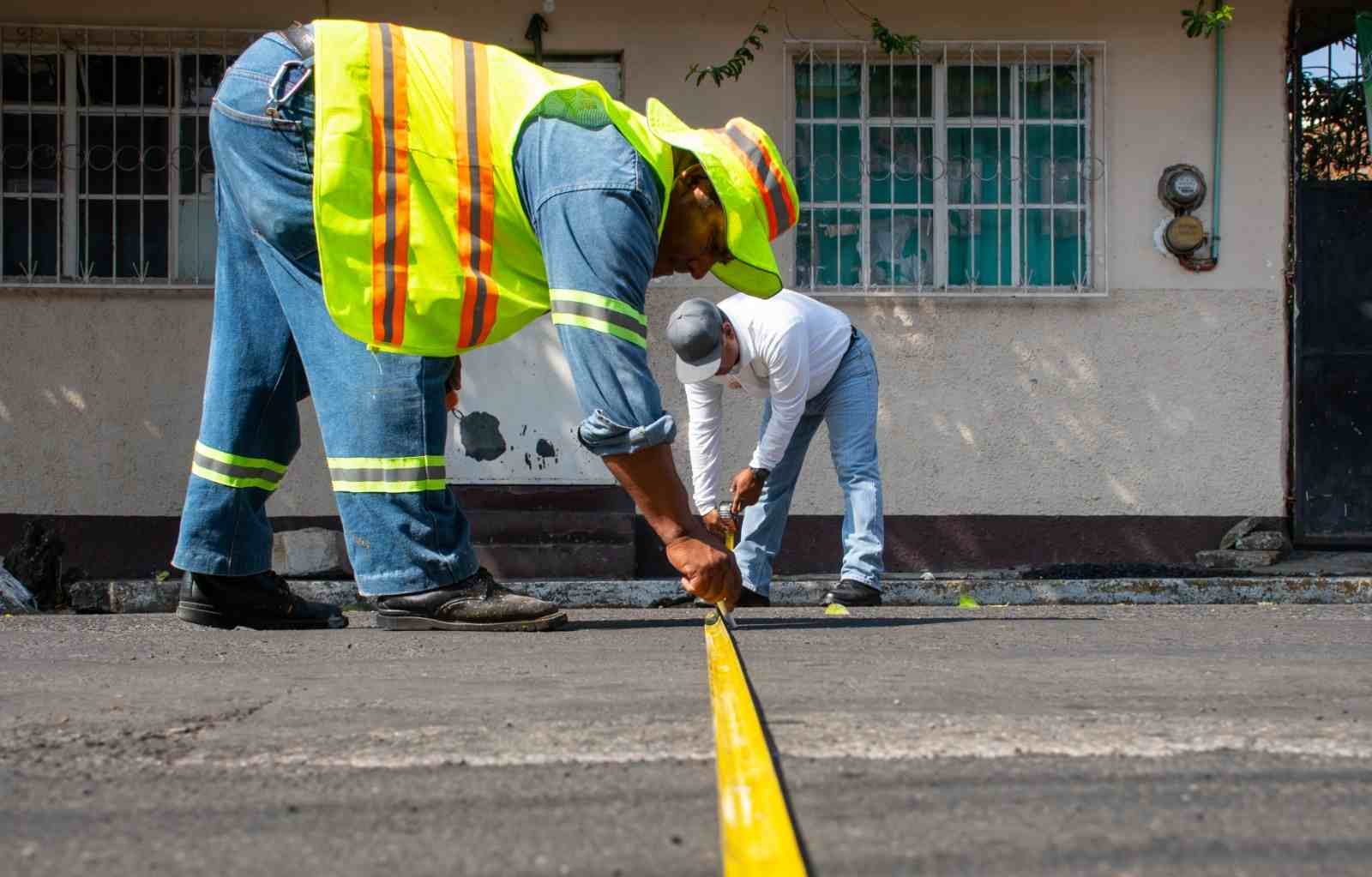 CONTINÚAN TRABAJOS DE BALIZAMIENTO; BUSCAN REDUCIR ACCIDENTES VIALES