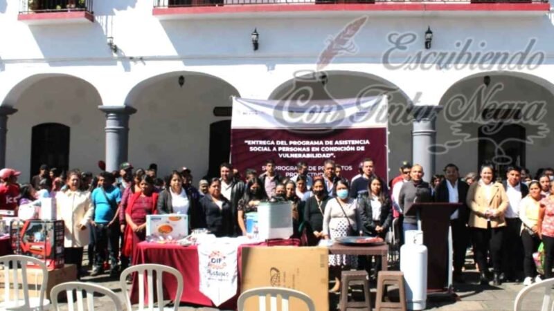 ENTREGAN PROYECTOS PRODUCTIVOS EN HUATUSCO