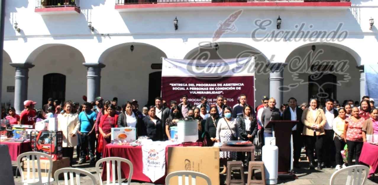 ENTREGAN PROYECTOS PRODUCTIVOS EN HUATUSCO