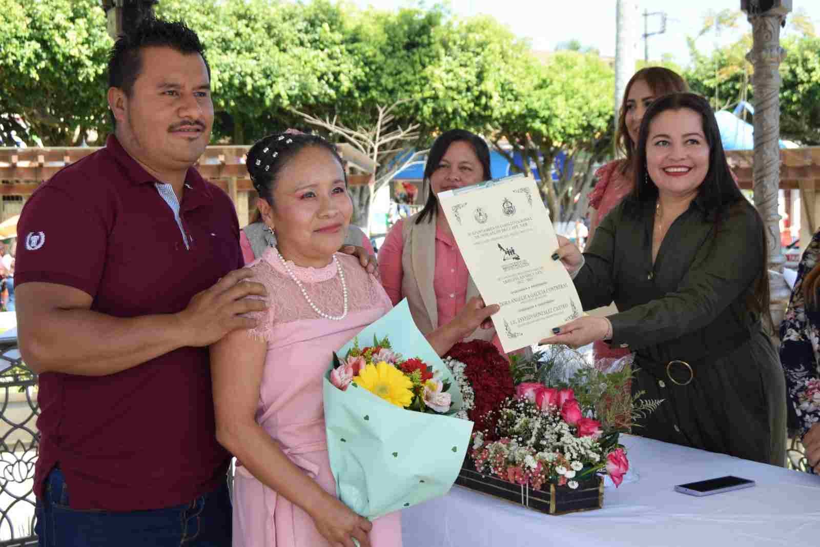 CELEBRAN BODAS COLECTIVAS EN IXHUATLÁN DEL CAFÉ