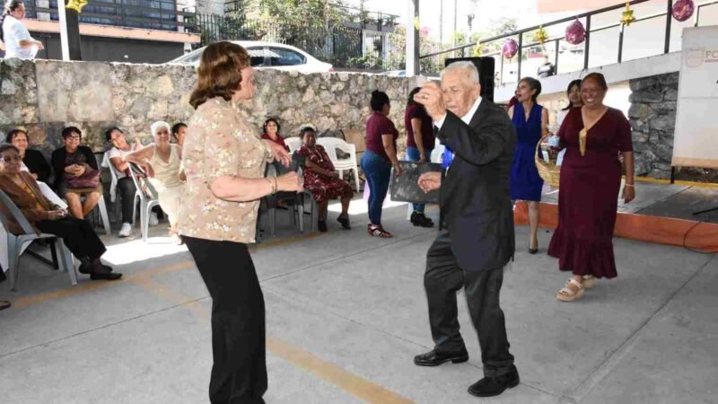 FESTEJA CLUB DEL ABUELO DÍA DEL AMOR Y LA AMISTAD
